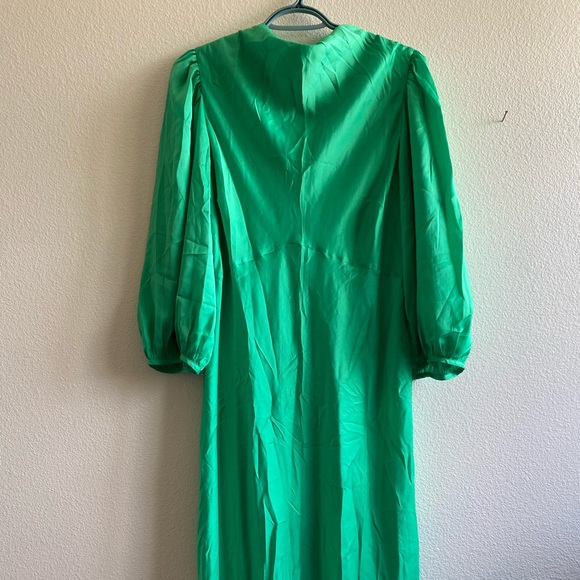 ASOS DESIGN pleat cowl neck satin midi tea dress with puff sleeve size US 12 - Picture 5 of 7